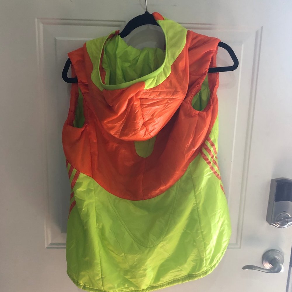 Women's Adidas Hooded Outdoor Vest ‎ Neon Small - Picture 2 of 2